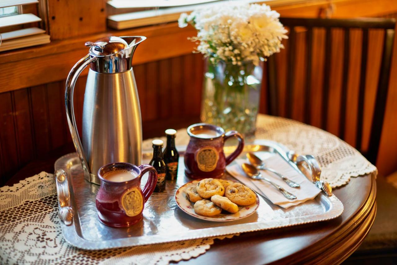 مانيتو سبرينغز Avenue Hotel Bed And Breakfast المظهر الخارجي الصورة