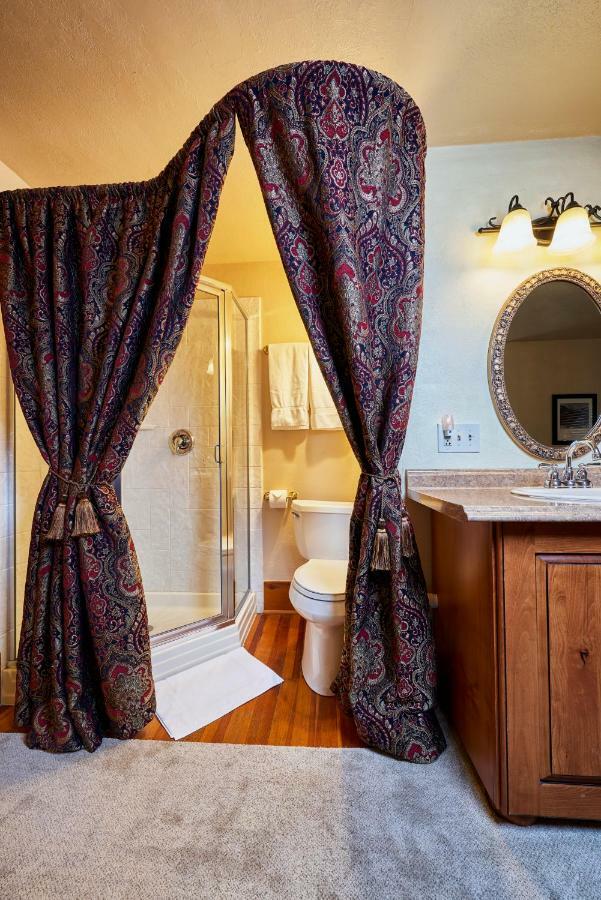 مانيتو سبرينغز Avenue Hotel Bed And Breakfast المظهر الخارجي الصورة