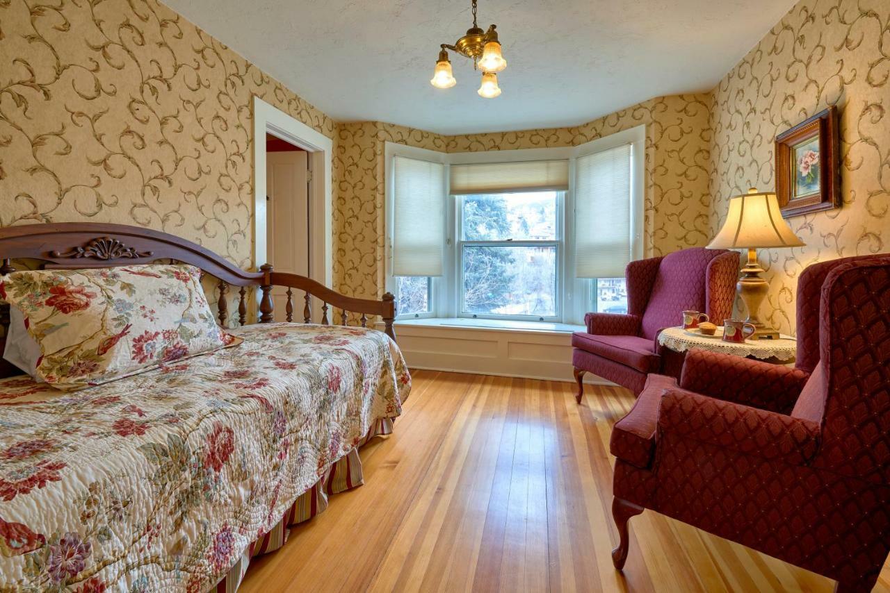 مانيتو سبرينغز Avenue Hotel Bed And Breakfast المظهر الخارجي الصورة